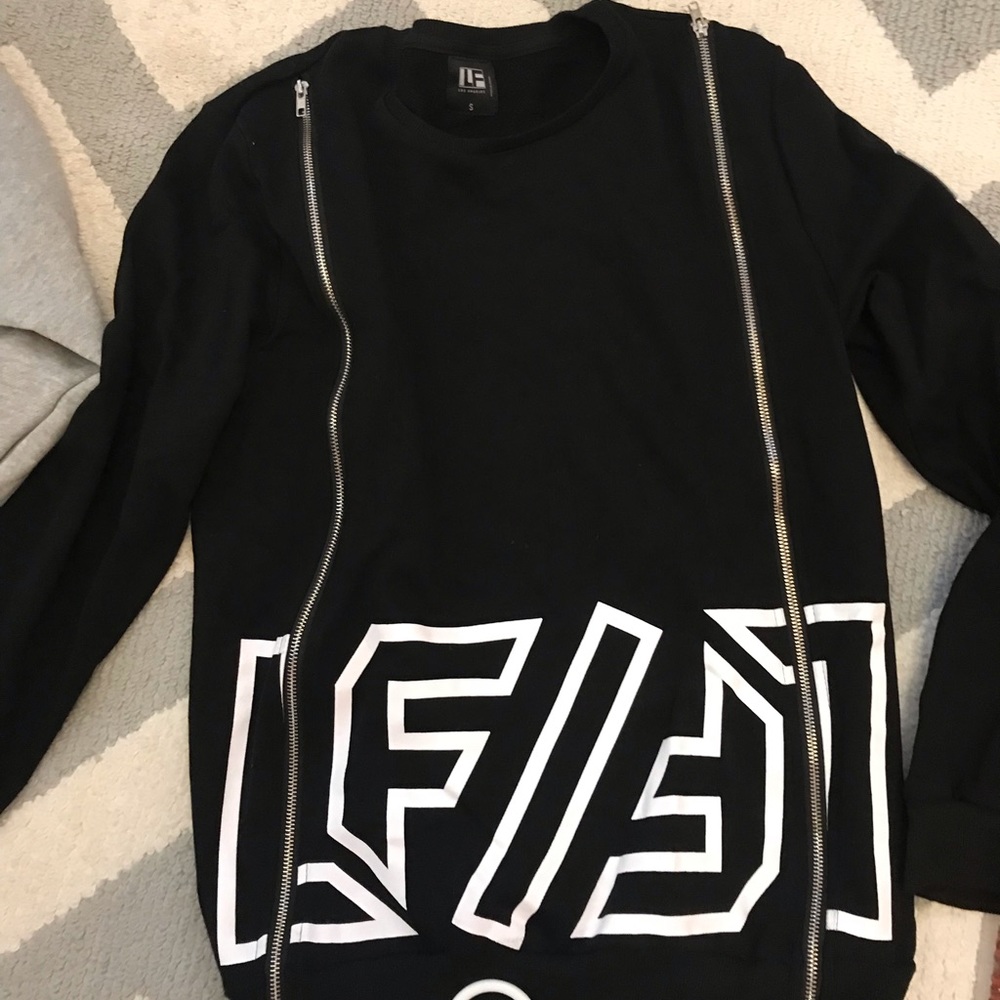 LF the brand oversized sweatshirt